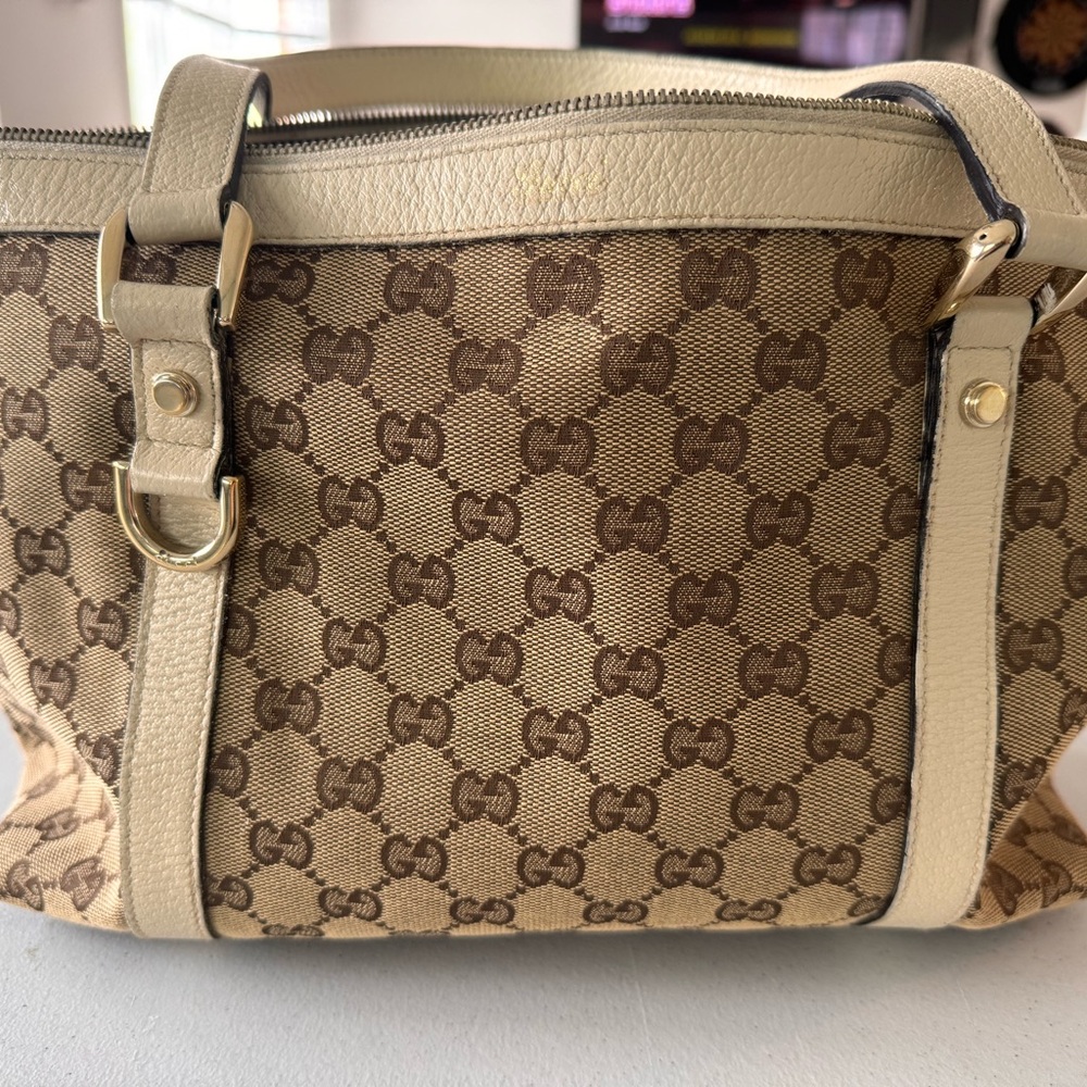 Gucci GG Abbey Shoulder bag